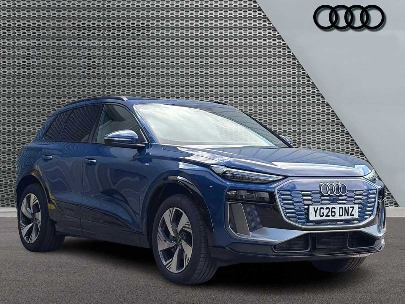 Main listing image - Audi Q6