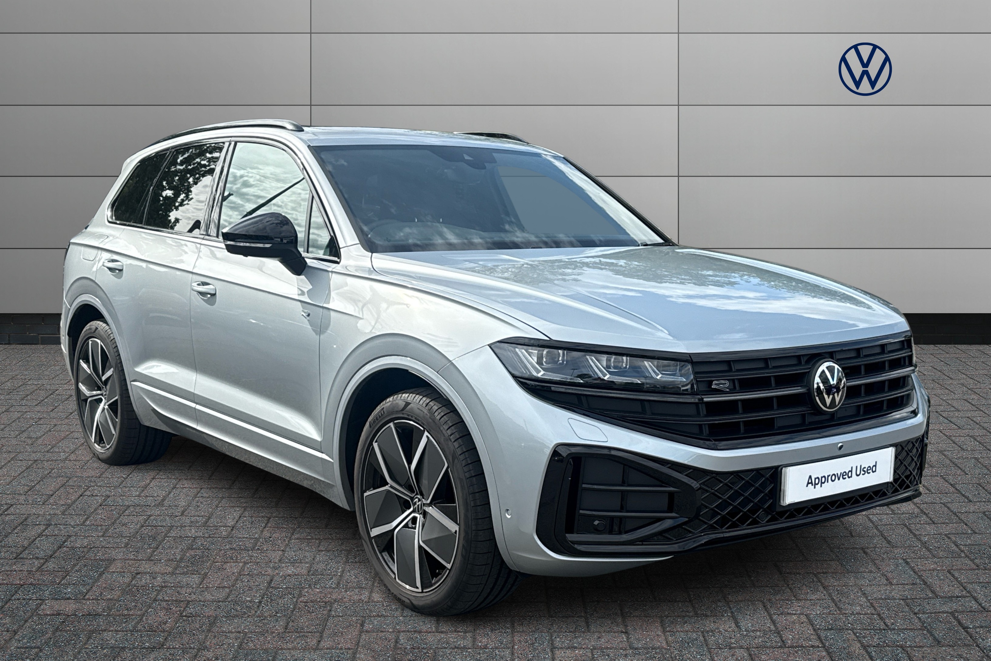 Main listing image - Volkswagen Touareg