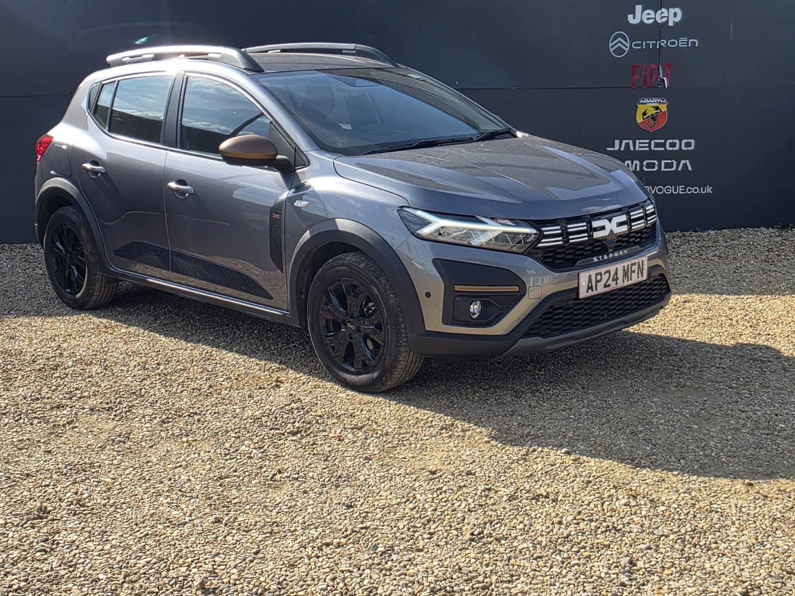 Main listing image - Dacia Sandero Stepway