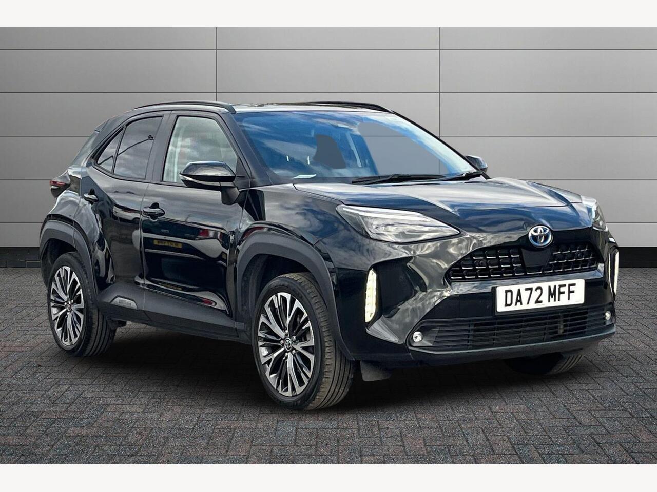 Main listing image - Toyota Yaris Cross