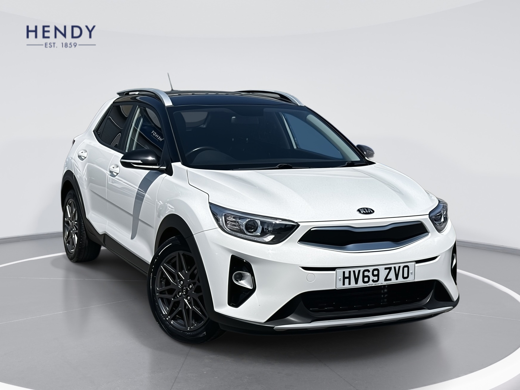 Main listing image - Kia Stonic
