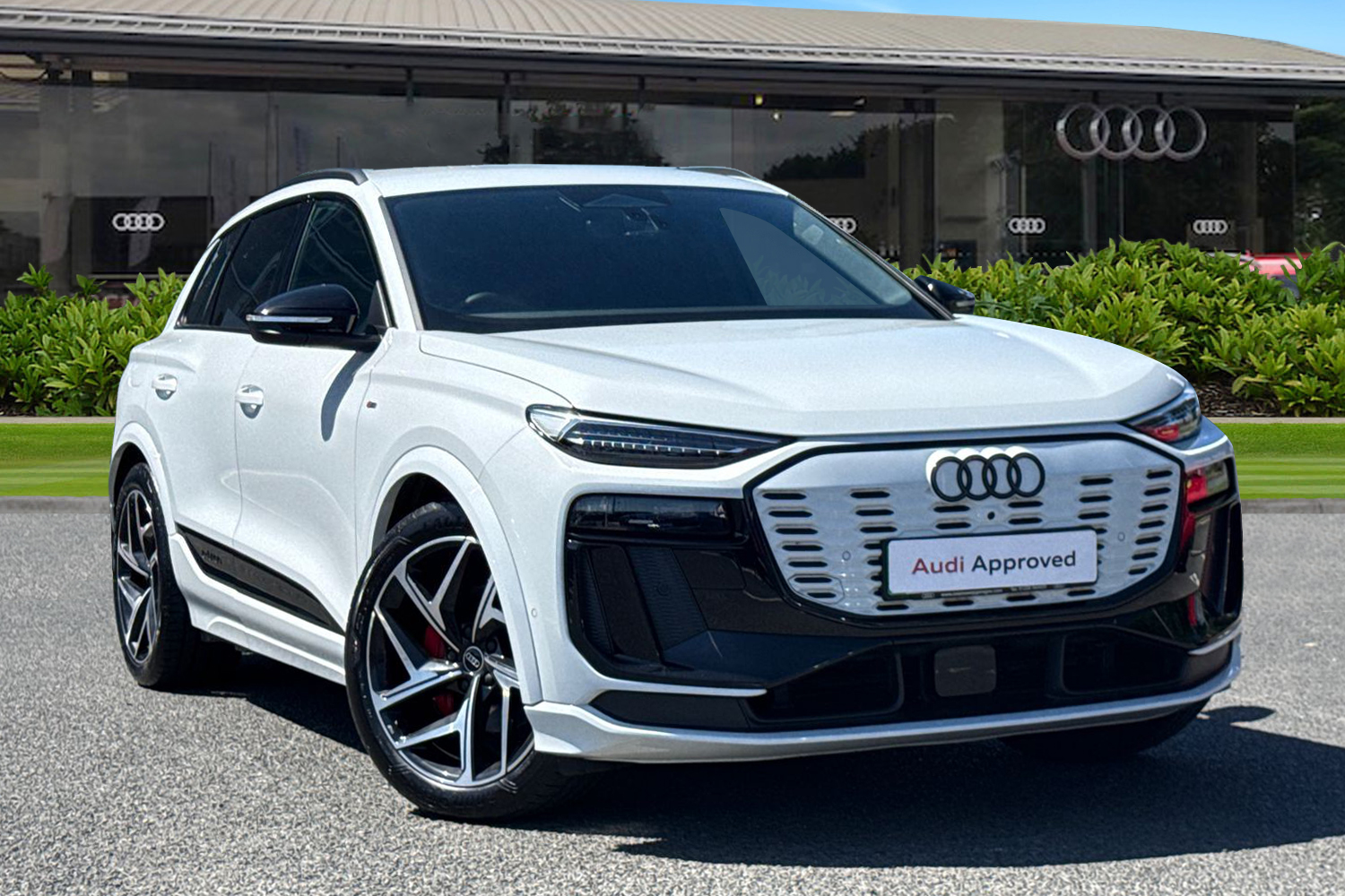 Main listing image - Audi Q6