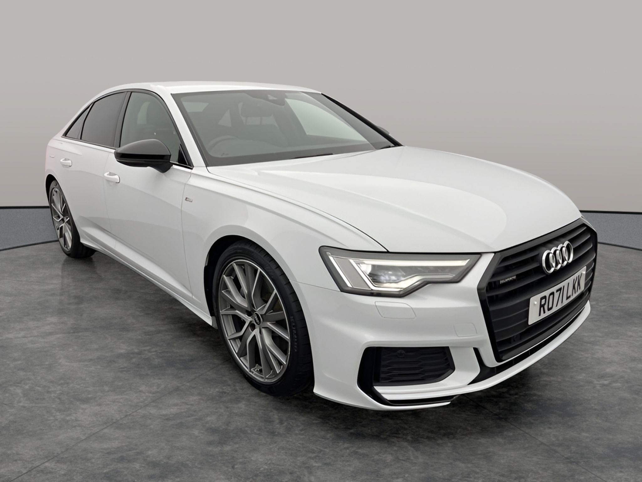 Main listing image - Audi A6