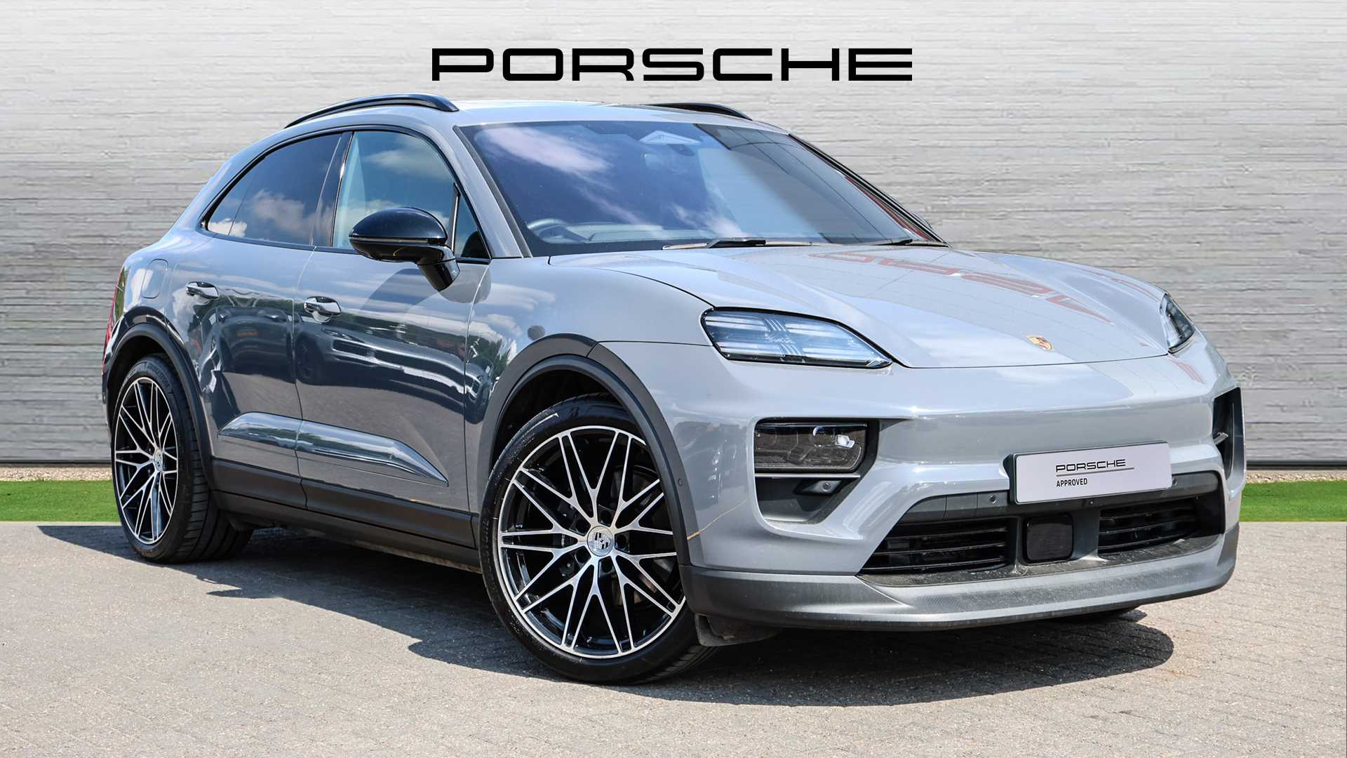Main listing image - Porsche Macan
