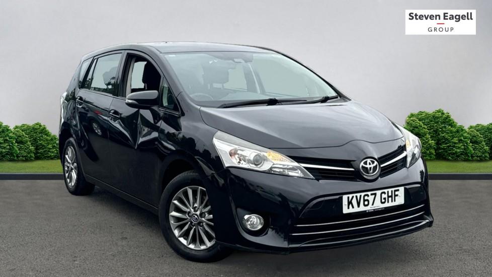 Main listing image - Toyota Verso