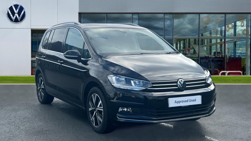 Main listing image - Volkswagen Touran