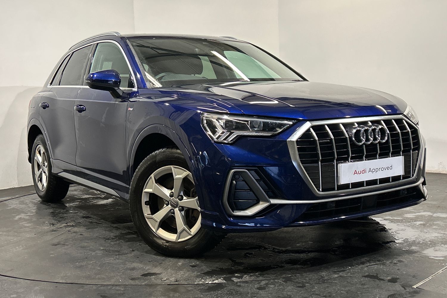 Main listing image - Audi Q3