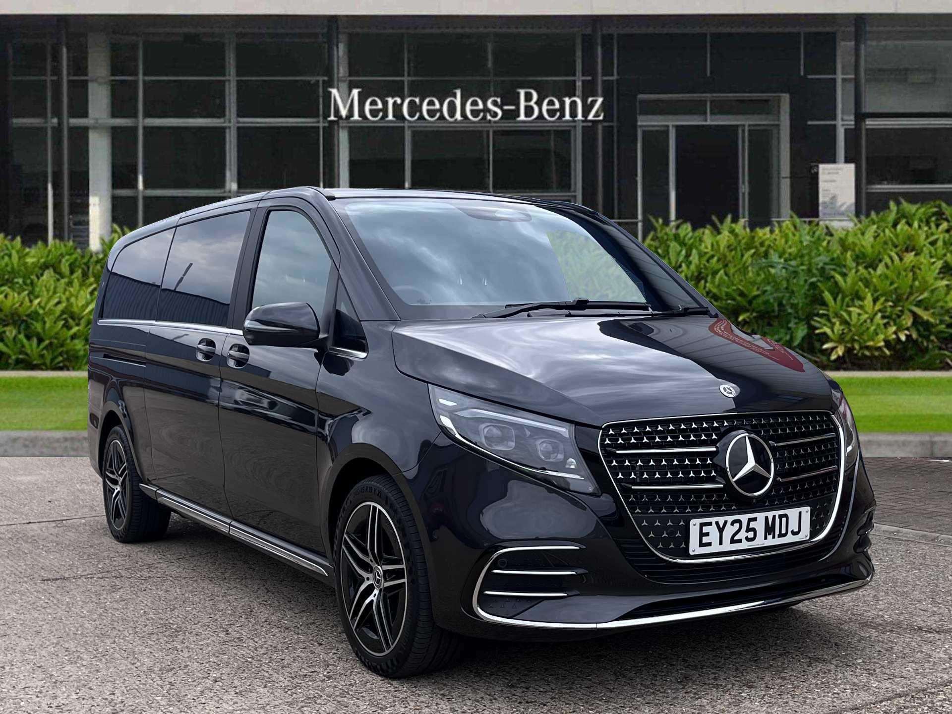 Main listing image - Mercedes-Benz V-Class