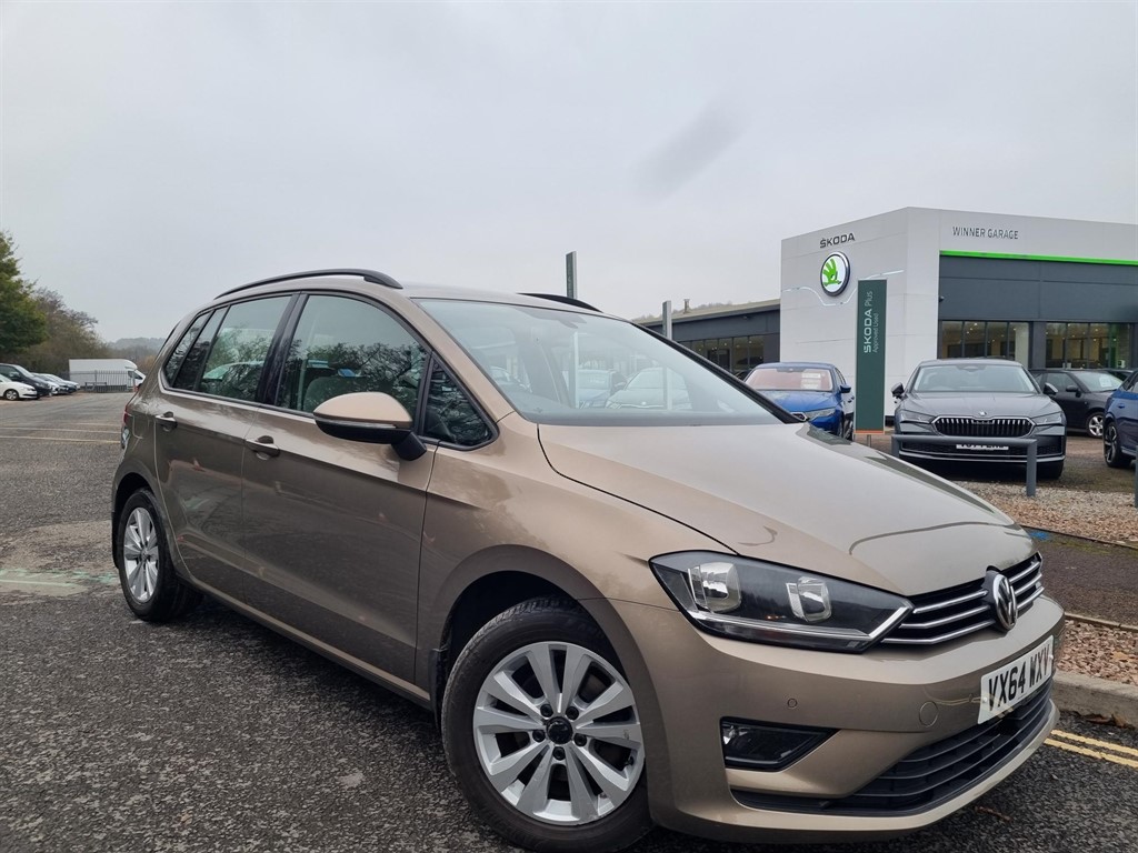 Main listing image - Volkswagen Golf SV