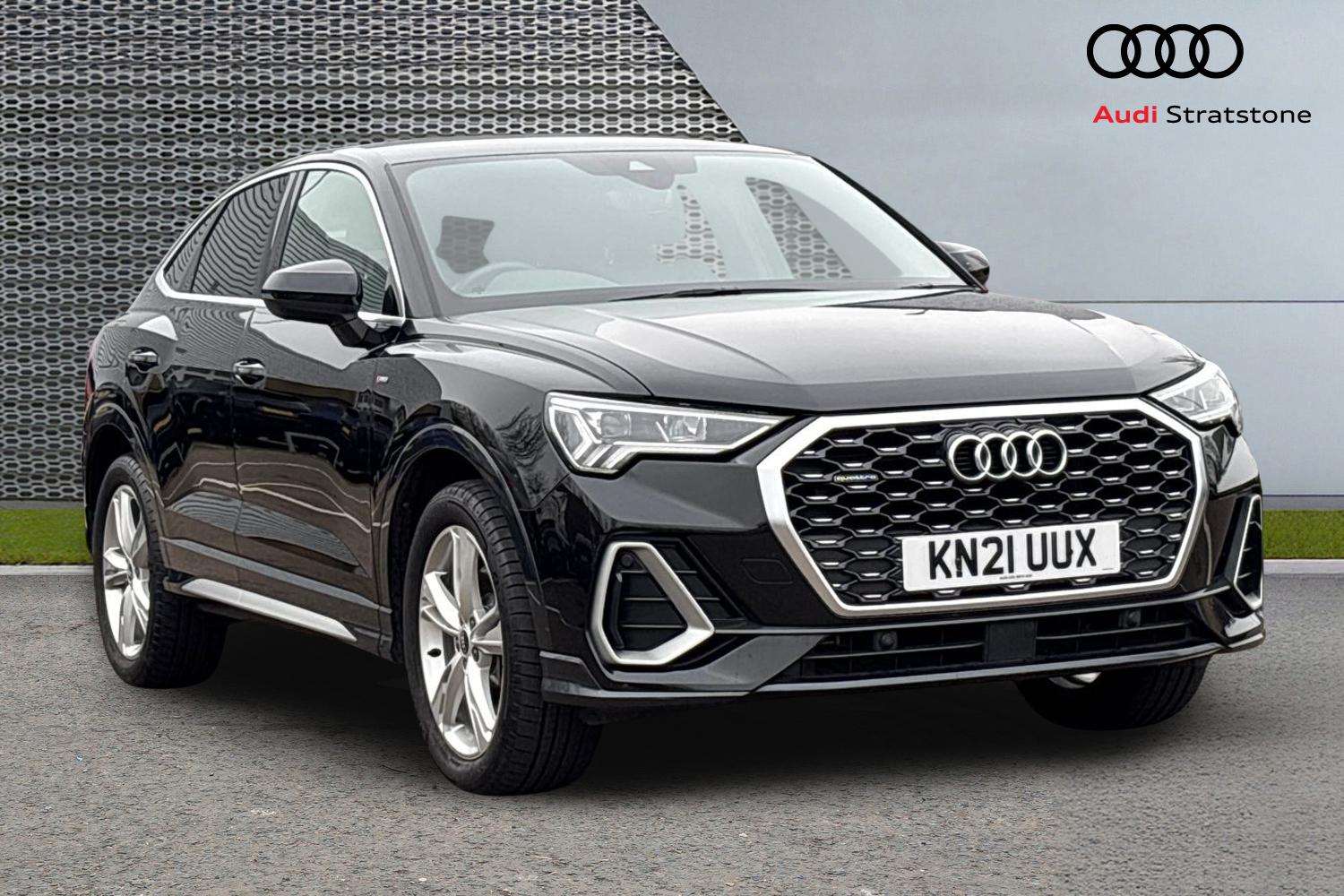 Main listing image - Audi Q3