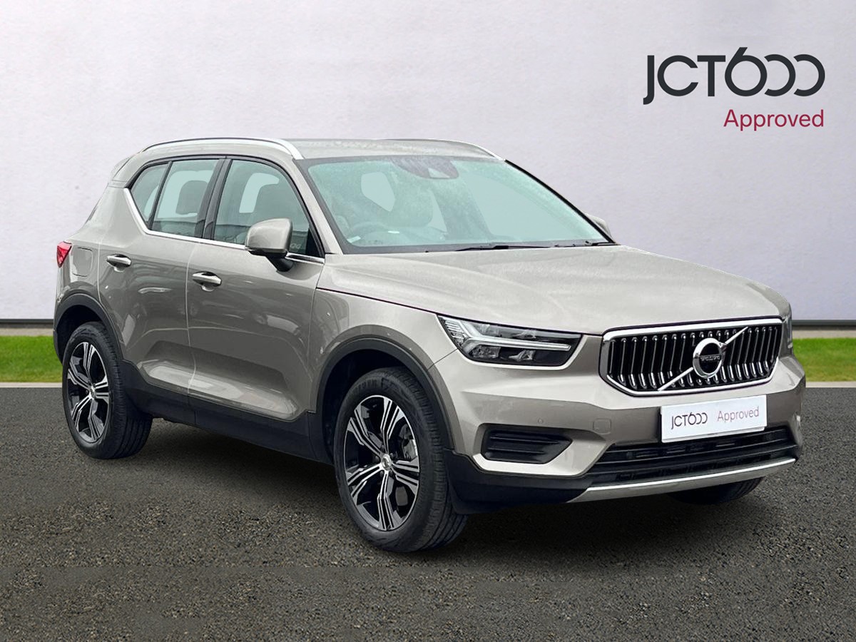 Main listing image - Volvo XC40 Recharge