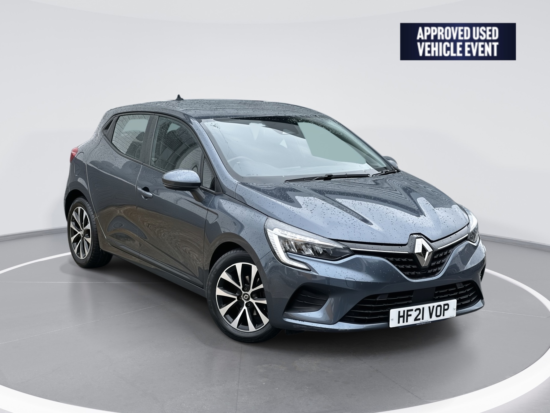 Main listing image - Renault Clio