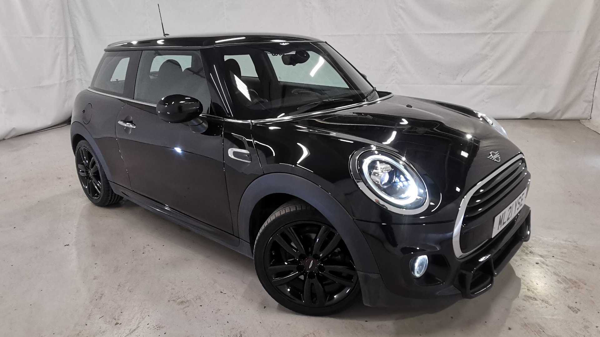 Main listing image - MINI Hatchback