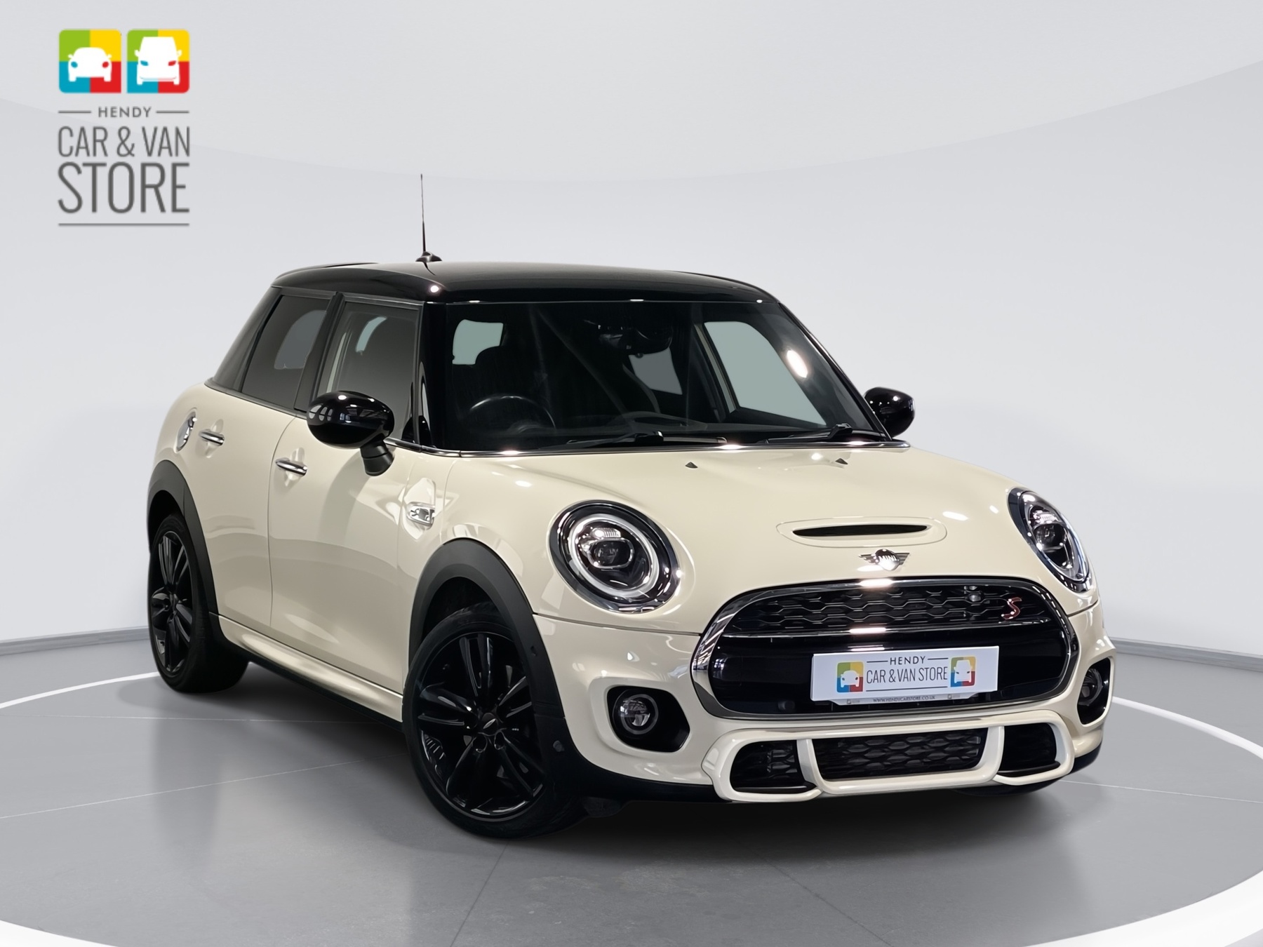 Main listing image - MINI Hatchback