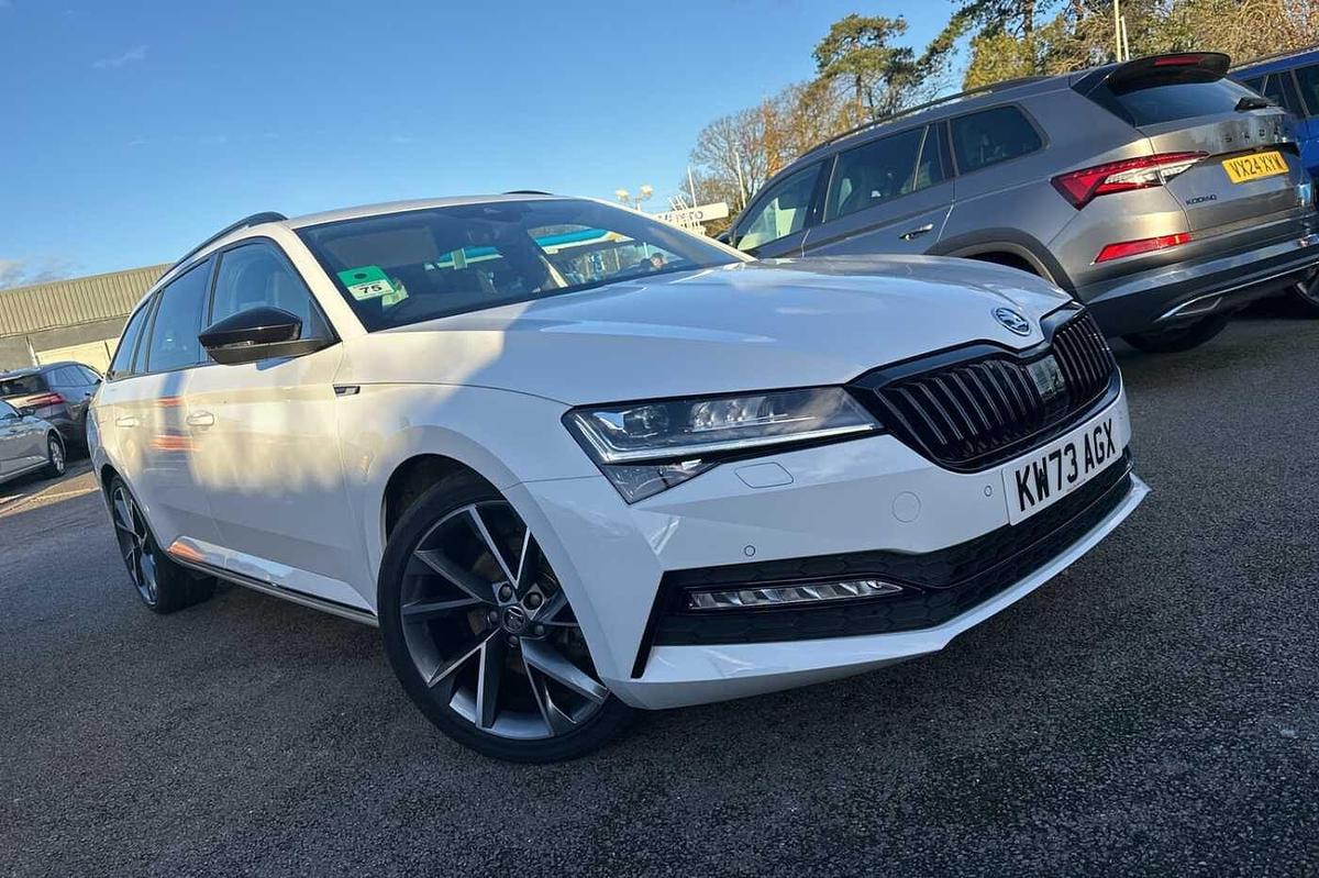 Main listing image - Skoda Superb Estate