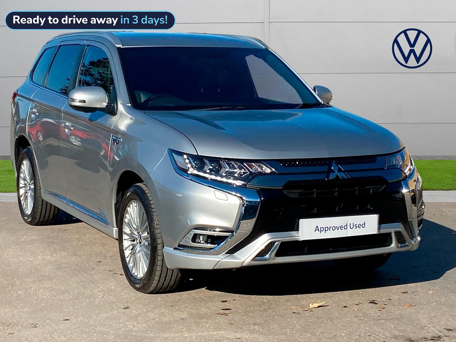 Main listing image - Mitsubishi Outlander