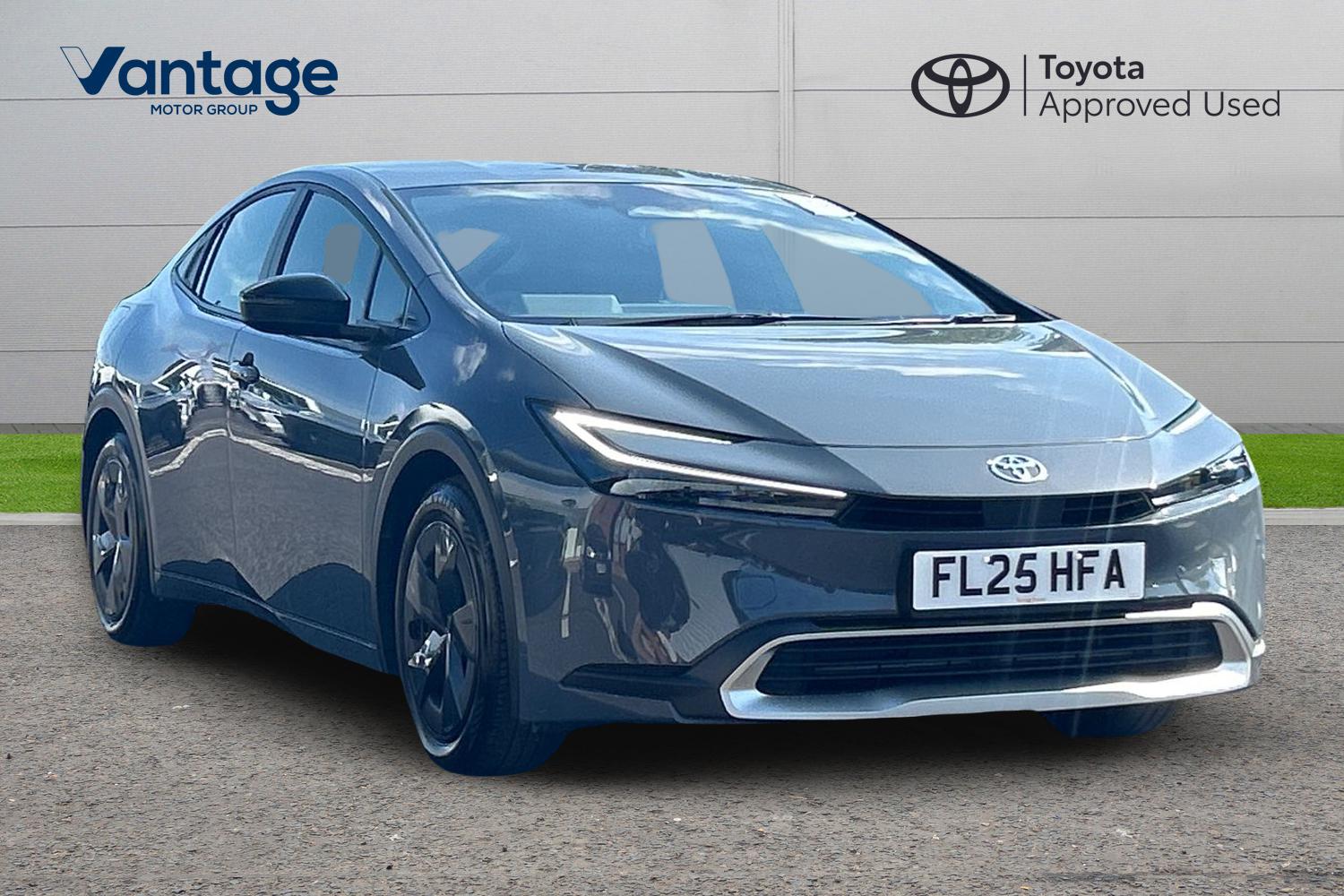 Main listing image - Toyota Prius