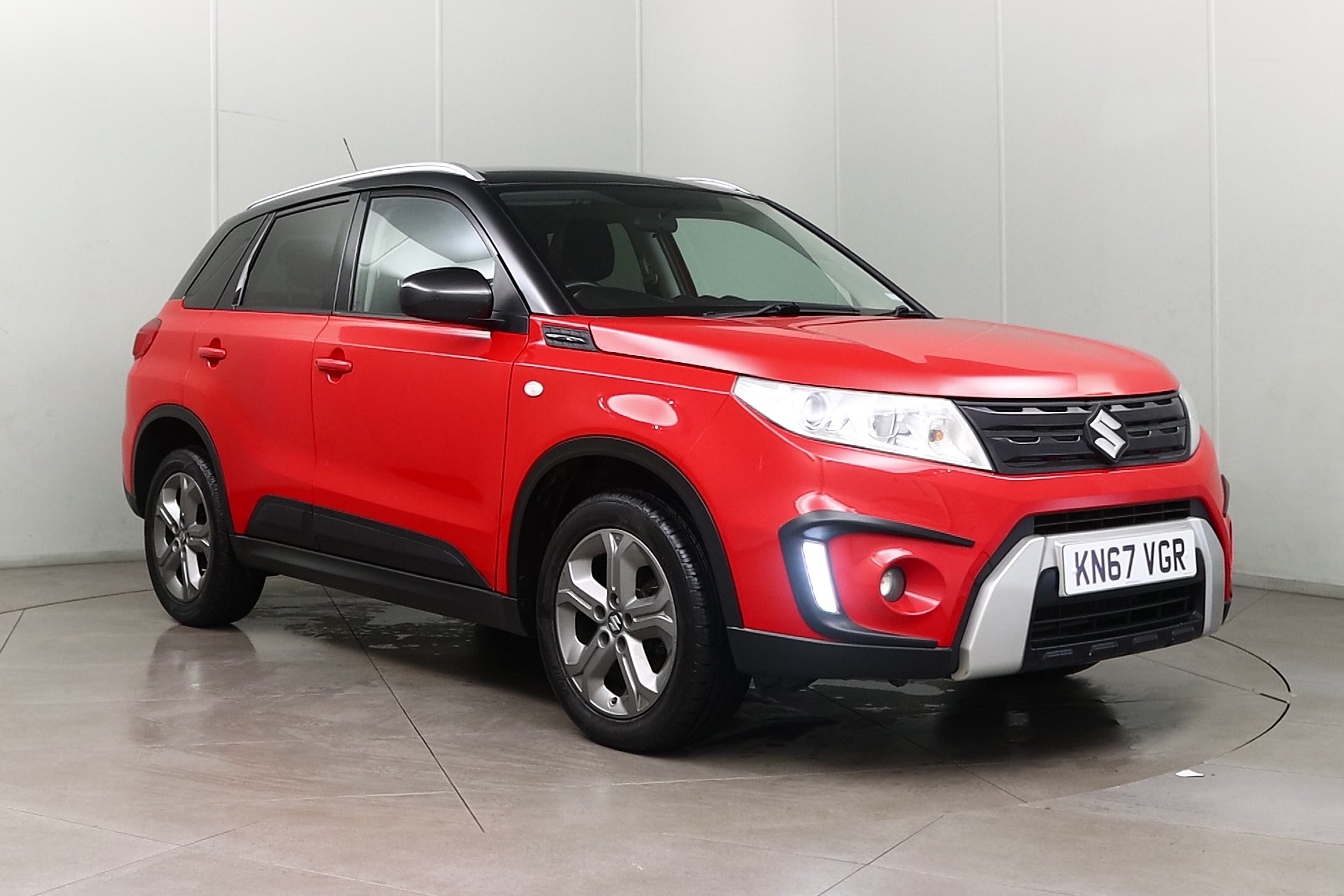 Main listing image - Suzuki Vitara