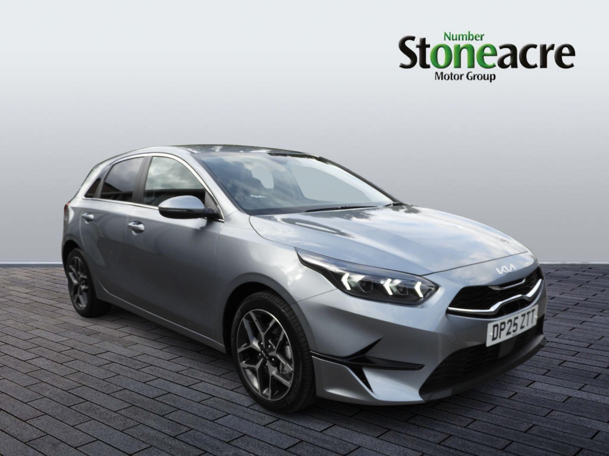 Main listing image - Kia Ceed