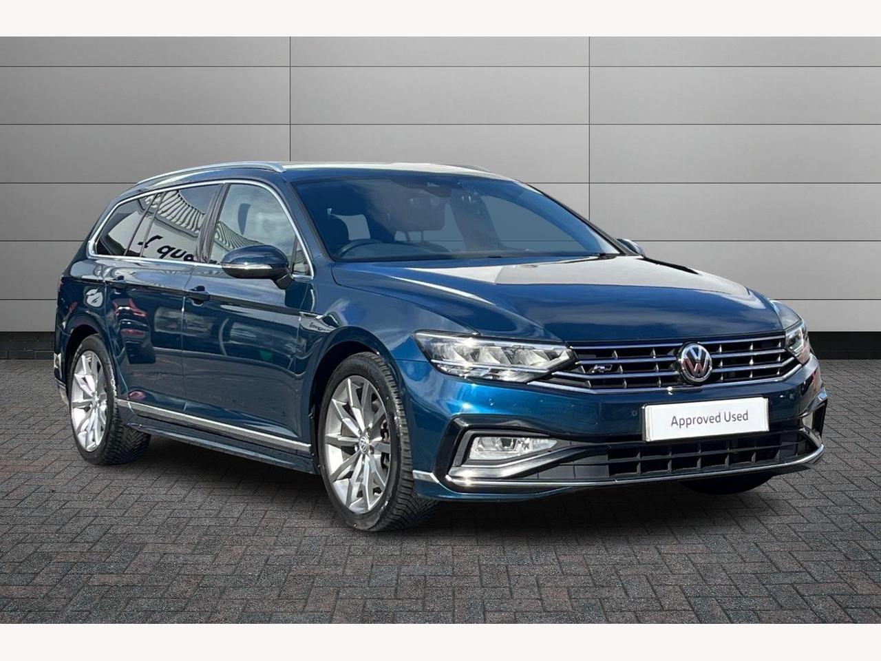 Main listing image - Volkswagen Passat