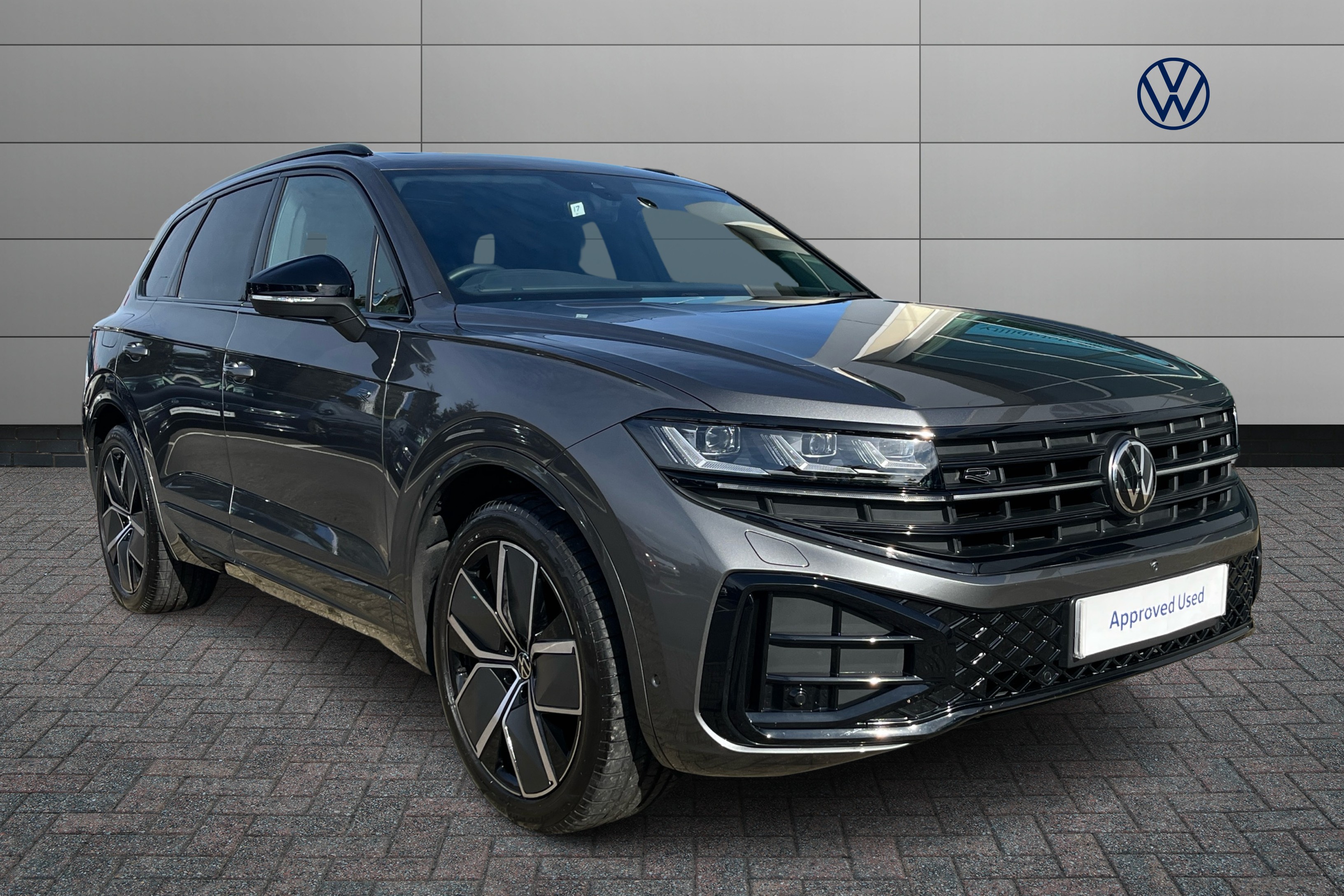 Main listing image - Volkswagen Touareg