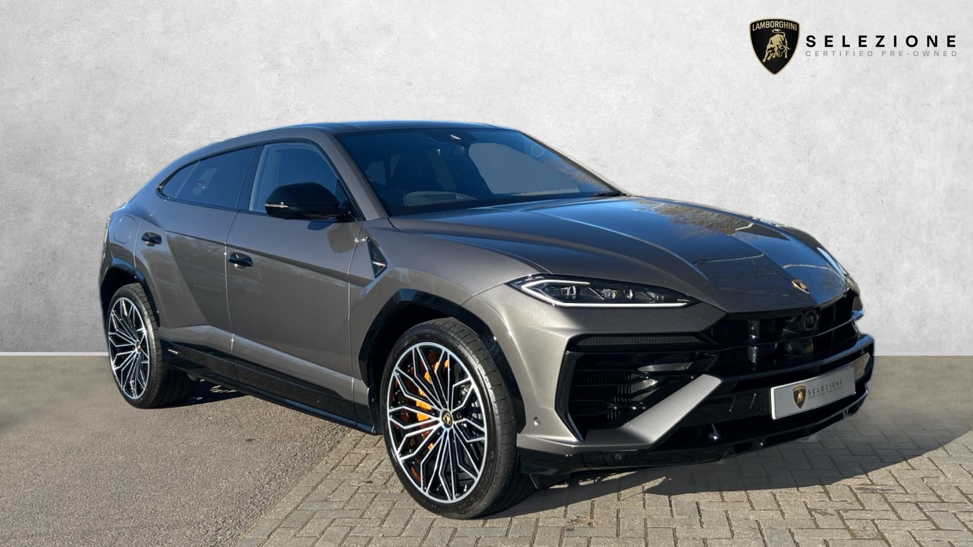Main listing image - Lamborghini Urus