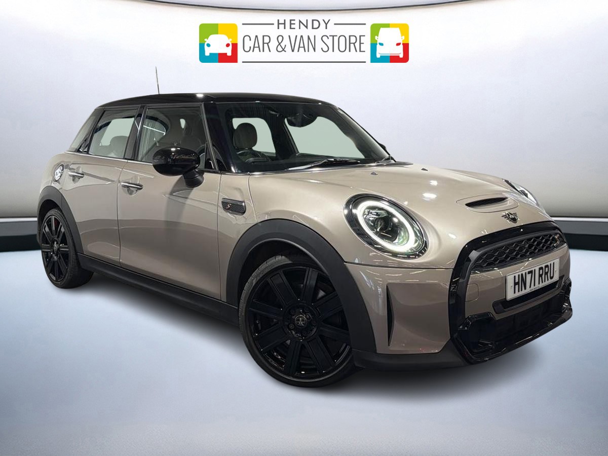 Main listing image - MINI Hatchback 5dr