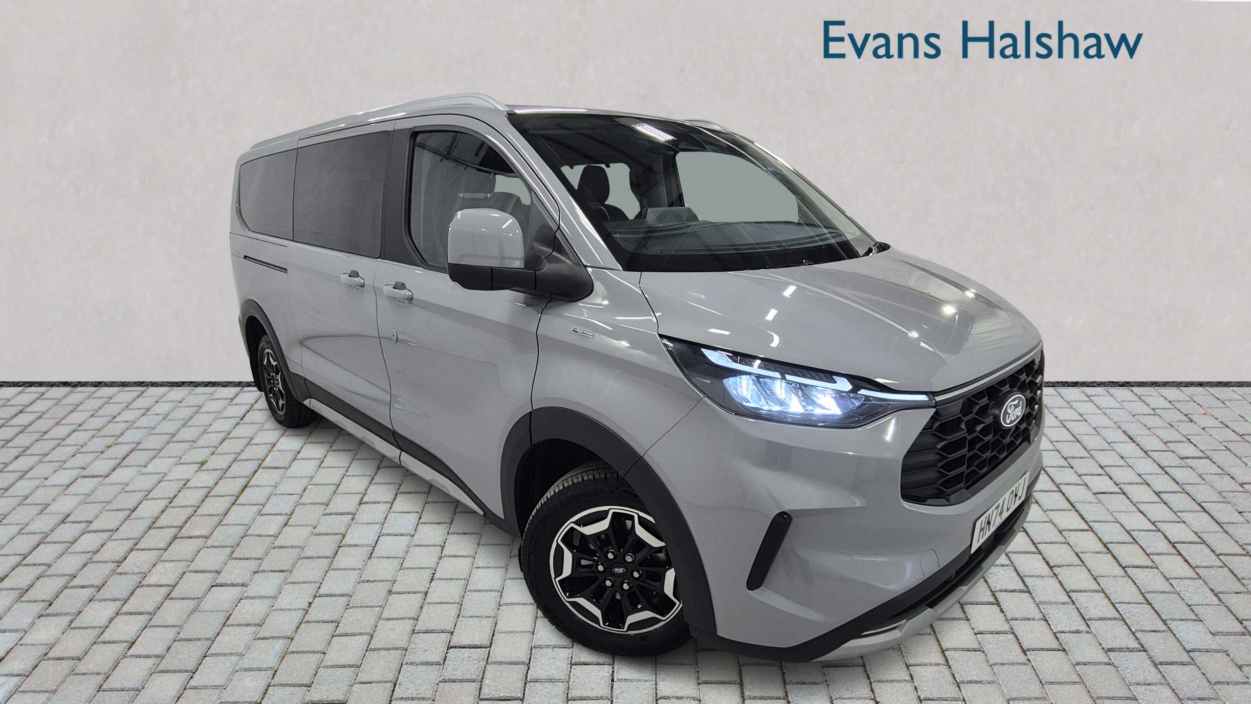 Main listing image - Ford Tourneo Custom