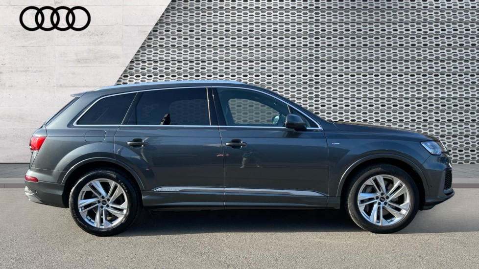 Main listing image - Audi Q7