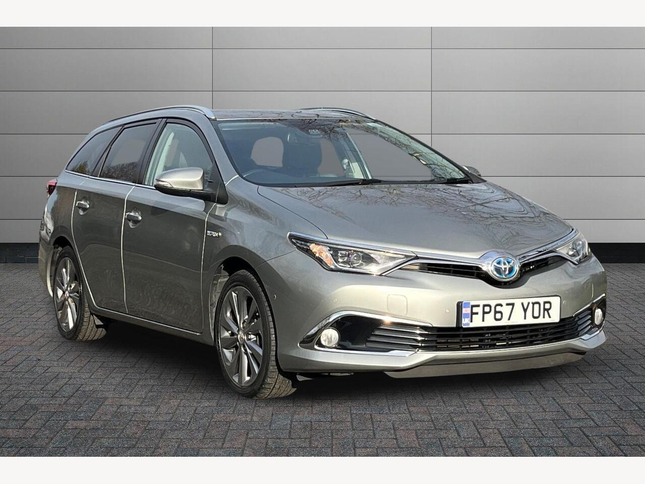 Main listing image - Toyota Auris Touring Sport
