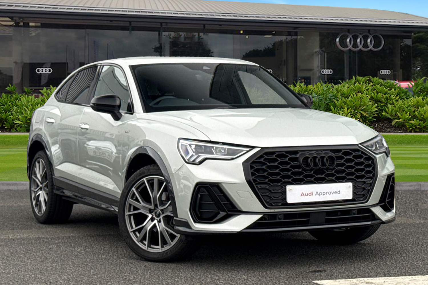 Main listing image - Audi Q3