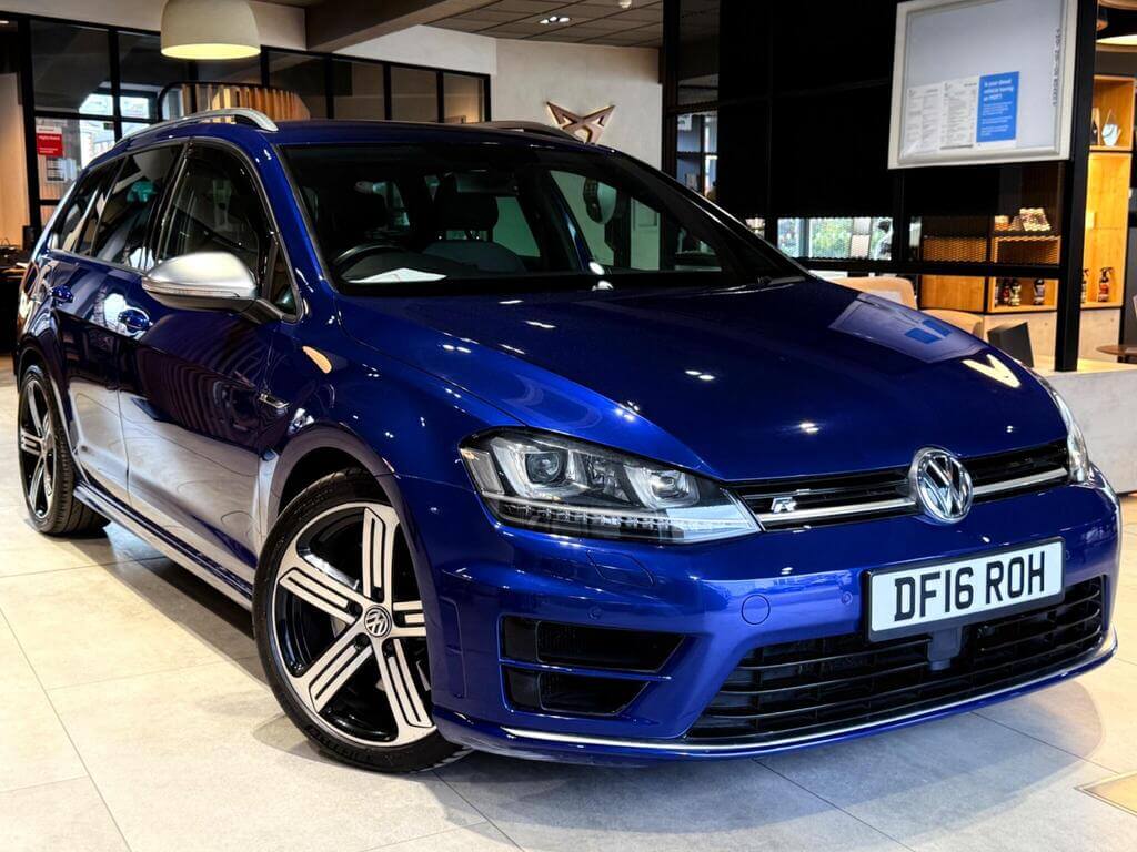 Main listing image - Volkswagen Golf Estate