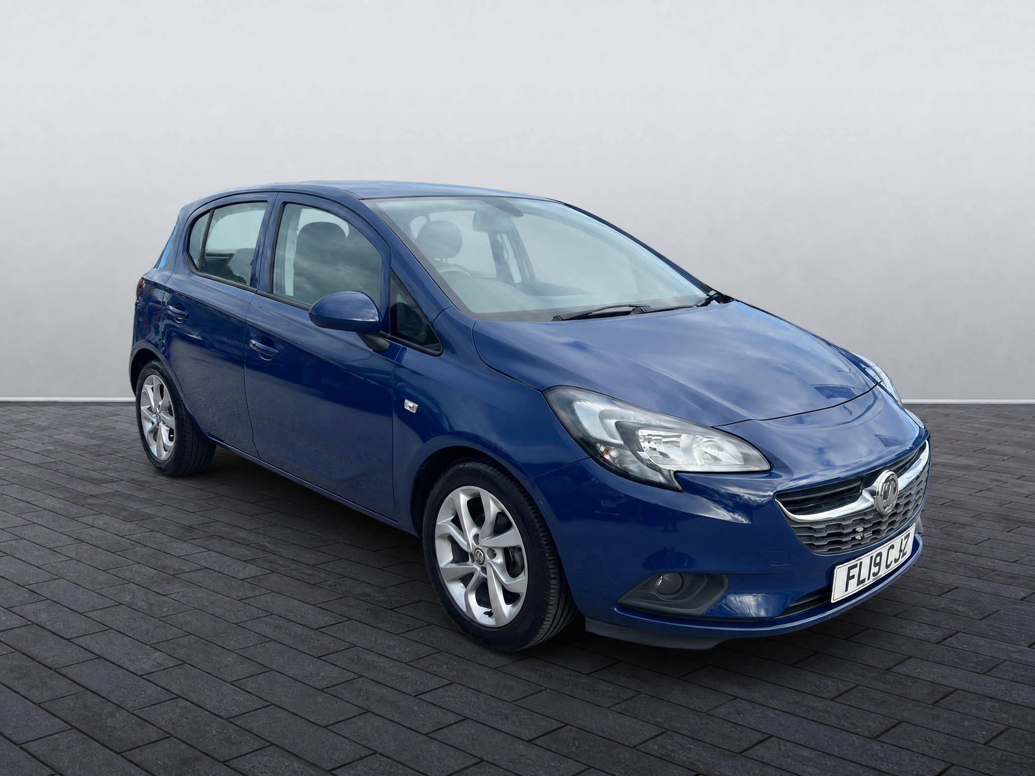 Main listing image - Vauxhall Corsa