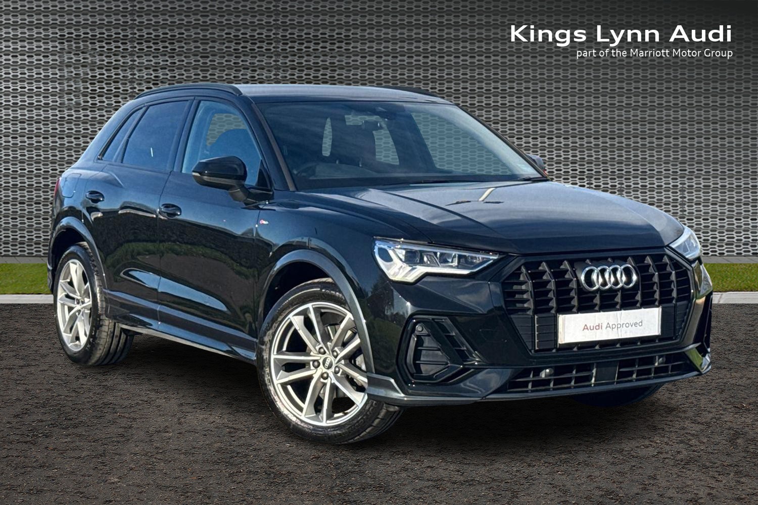 Main listing image - Audi Q3