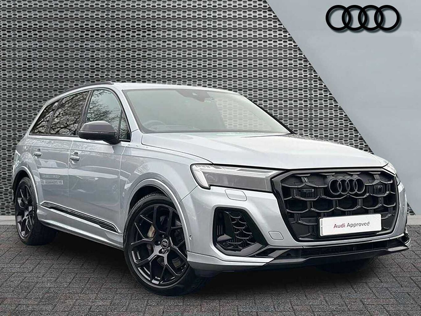 Main listing image - Audi Q7