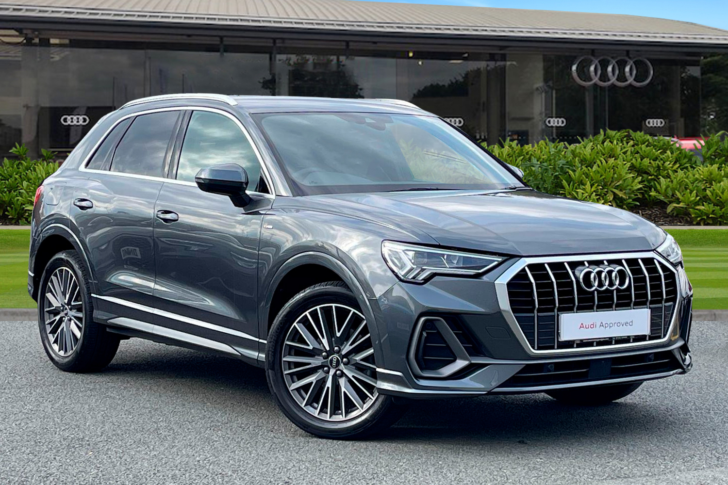 Main listing image - Audi Q3