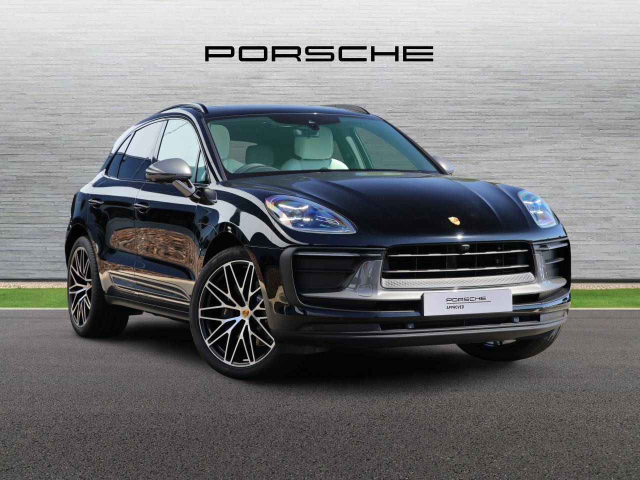 Main listing image - Porsche Macan