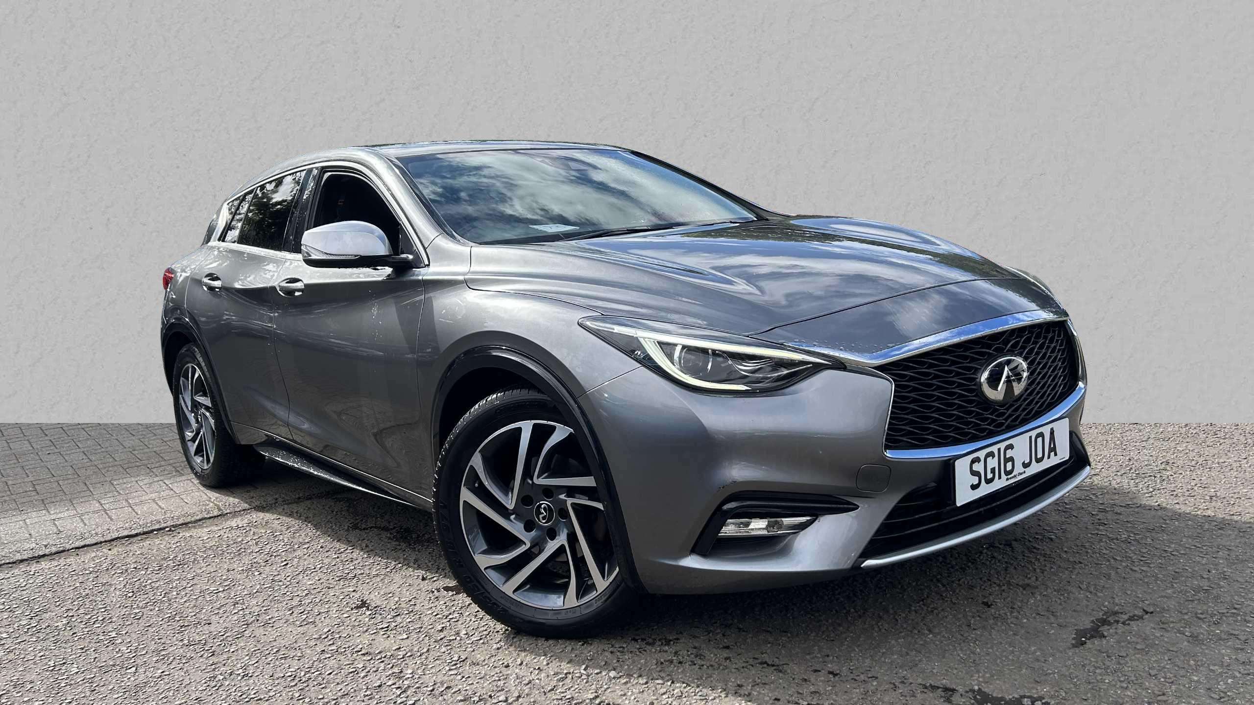 Main listing image - Infiniti Q30