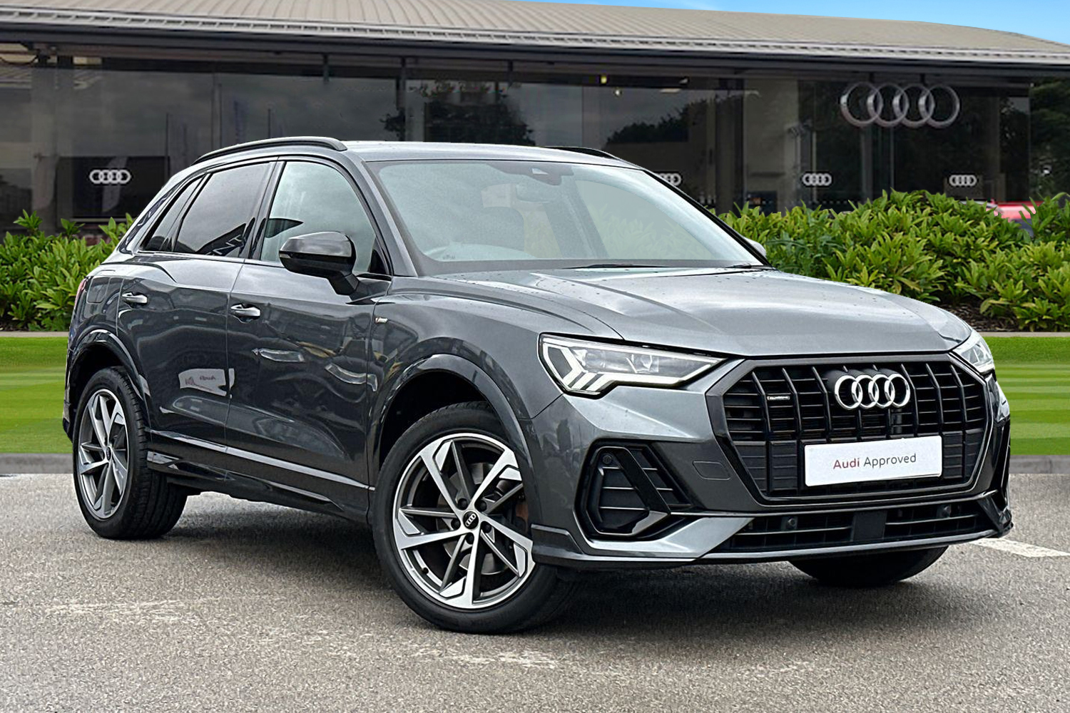 Main listing image - Audi Q3