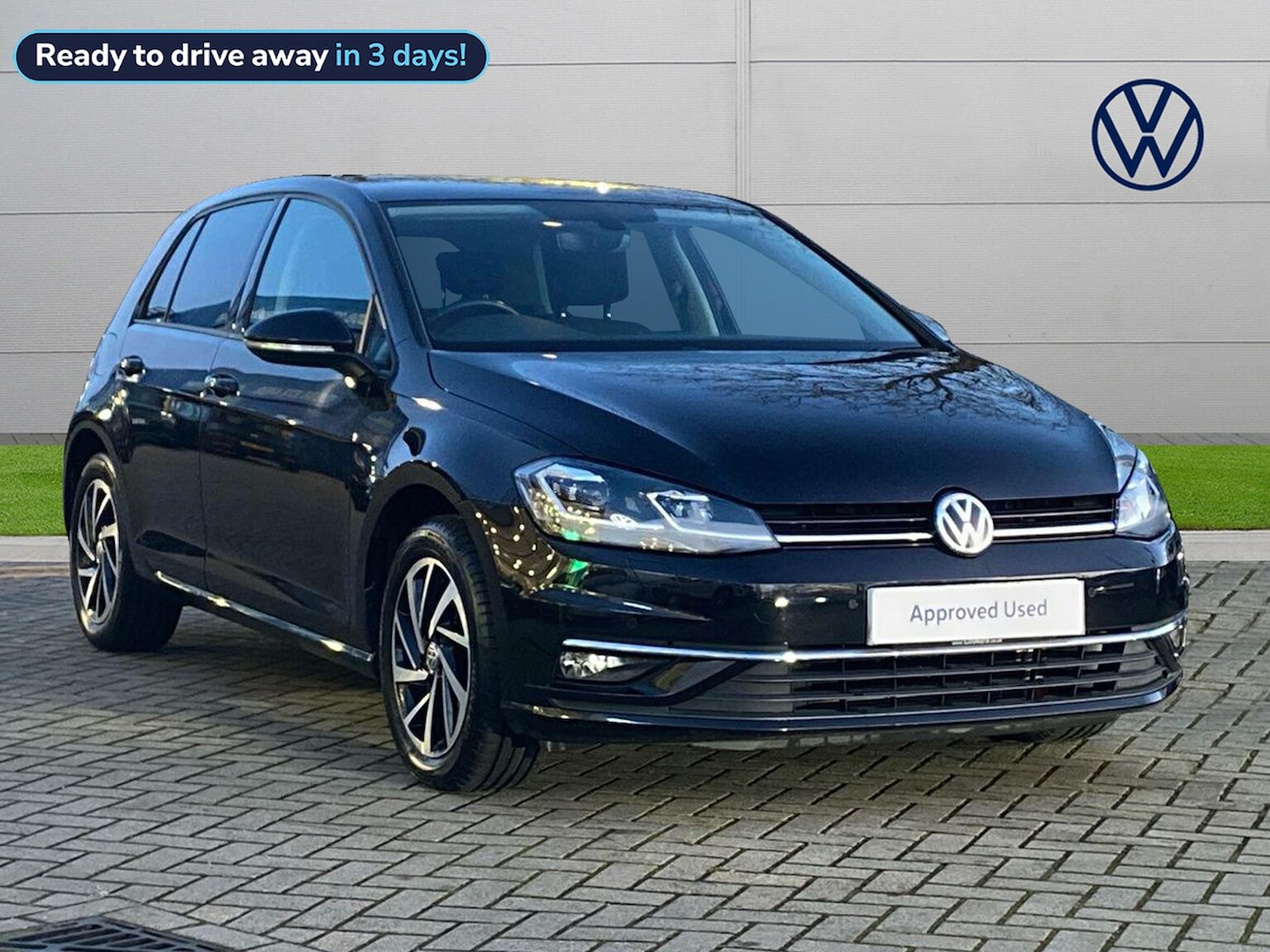 Main listing image - Volkswagen Golf