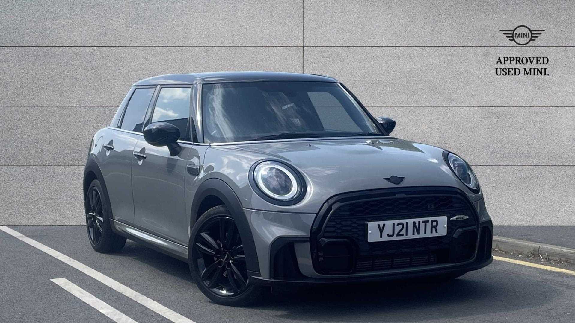 Main listing image - MINI Hatchback 5dr
