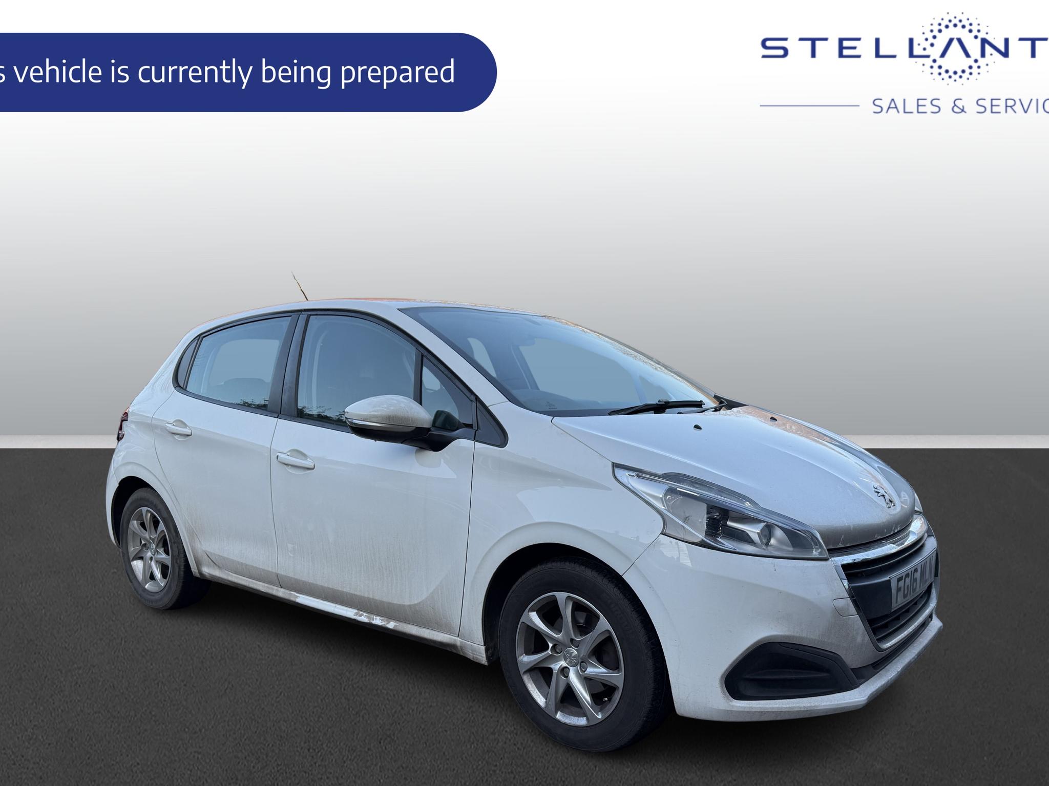 Main listing image - Peugeot 208