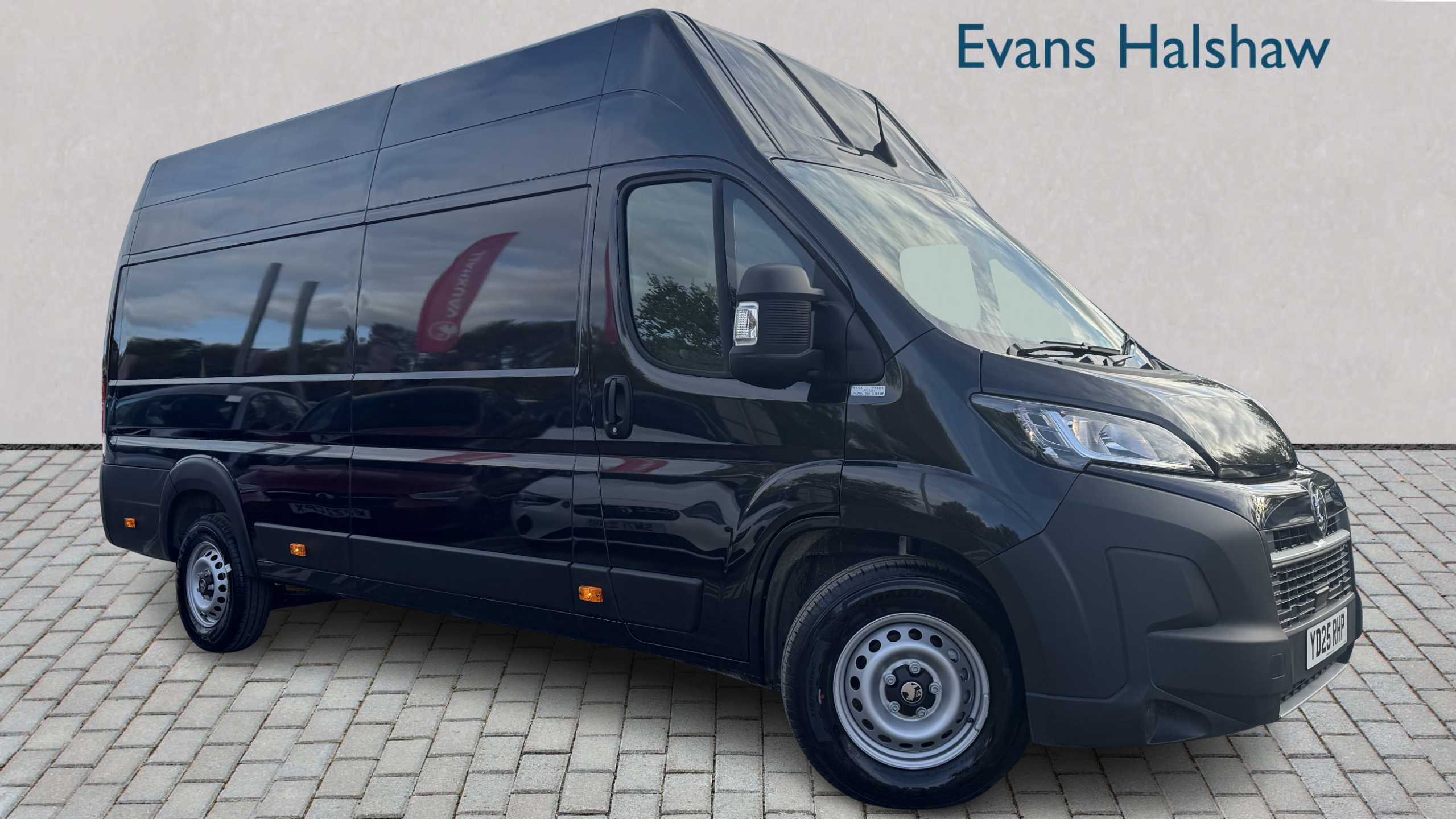 Main listing image - Vauxhall Movano