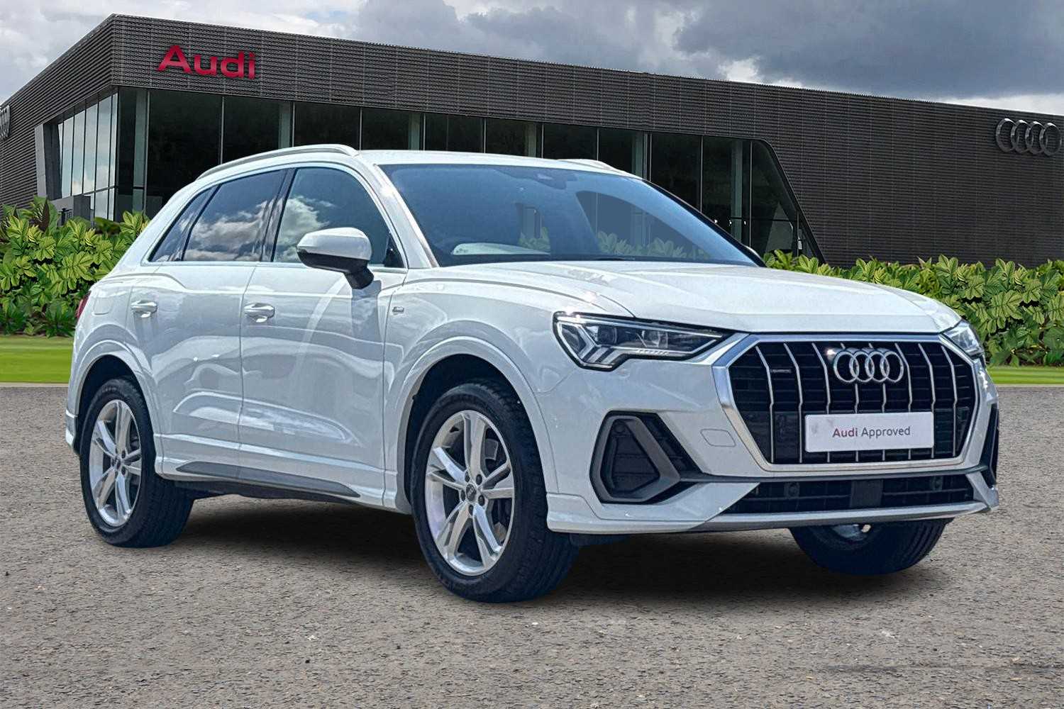 Main listing image - Audi Q3