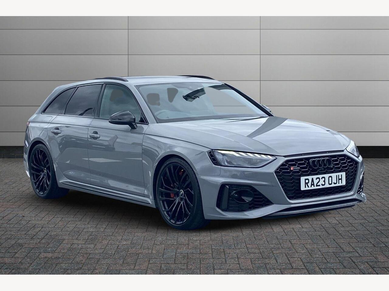 Main listing image - Audi RS4