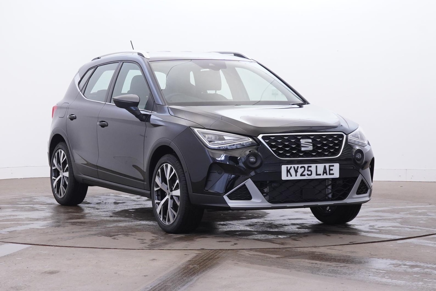 Main listing image - SEAT Arona