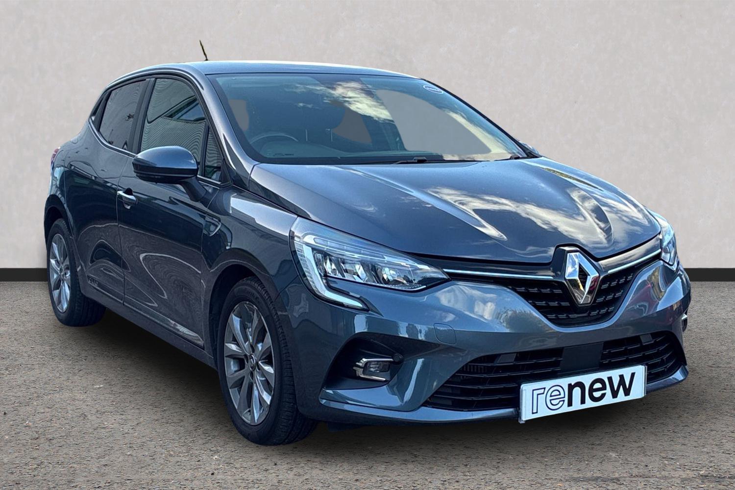 Main listing image - Renault Clio