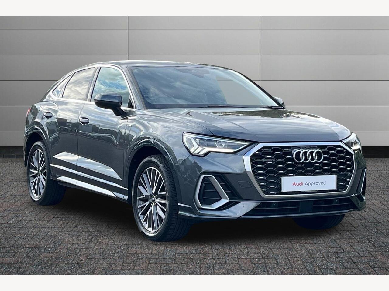 Main listing image - Audi Q3