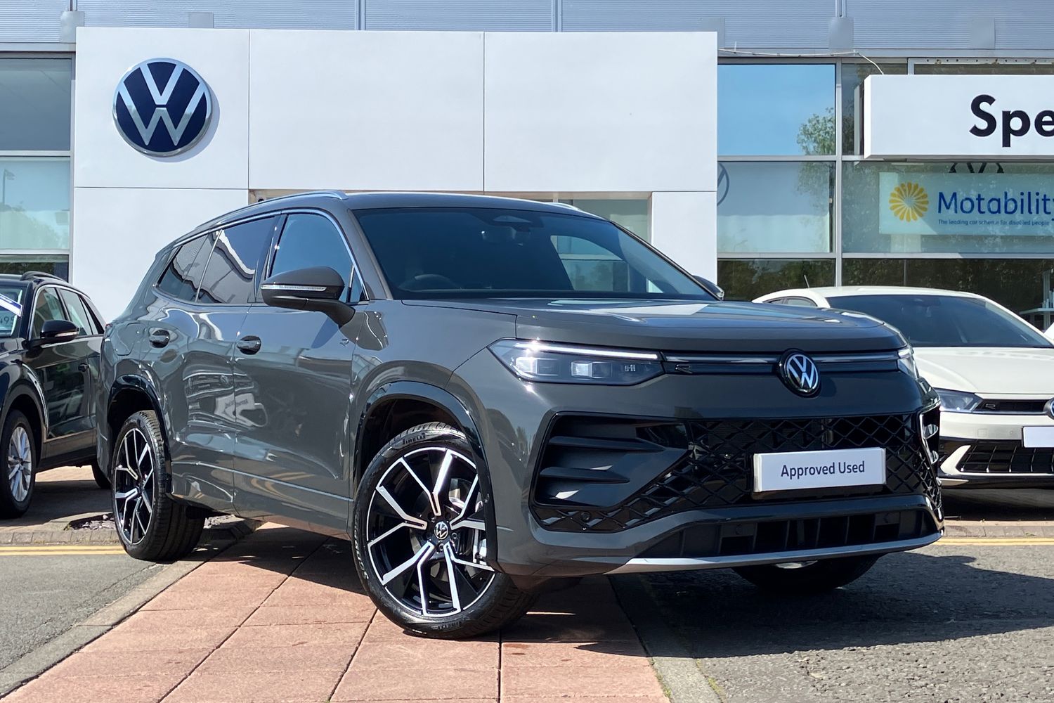 Main listing image - Volkswagen Tayron