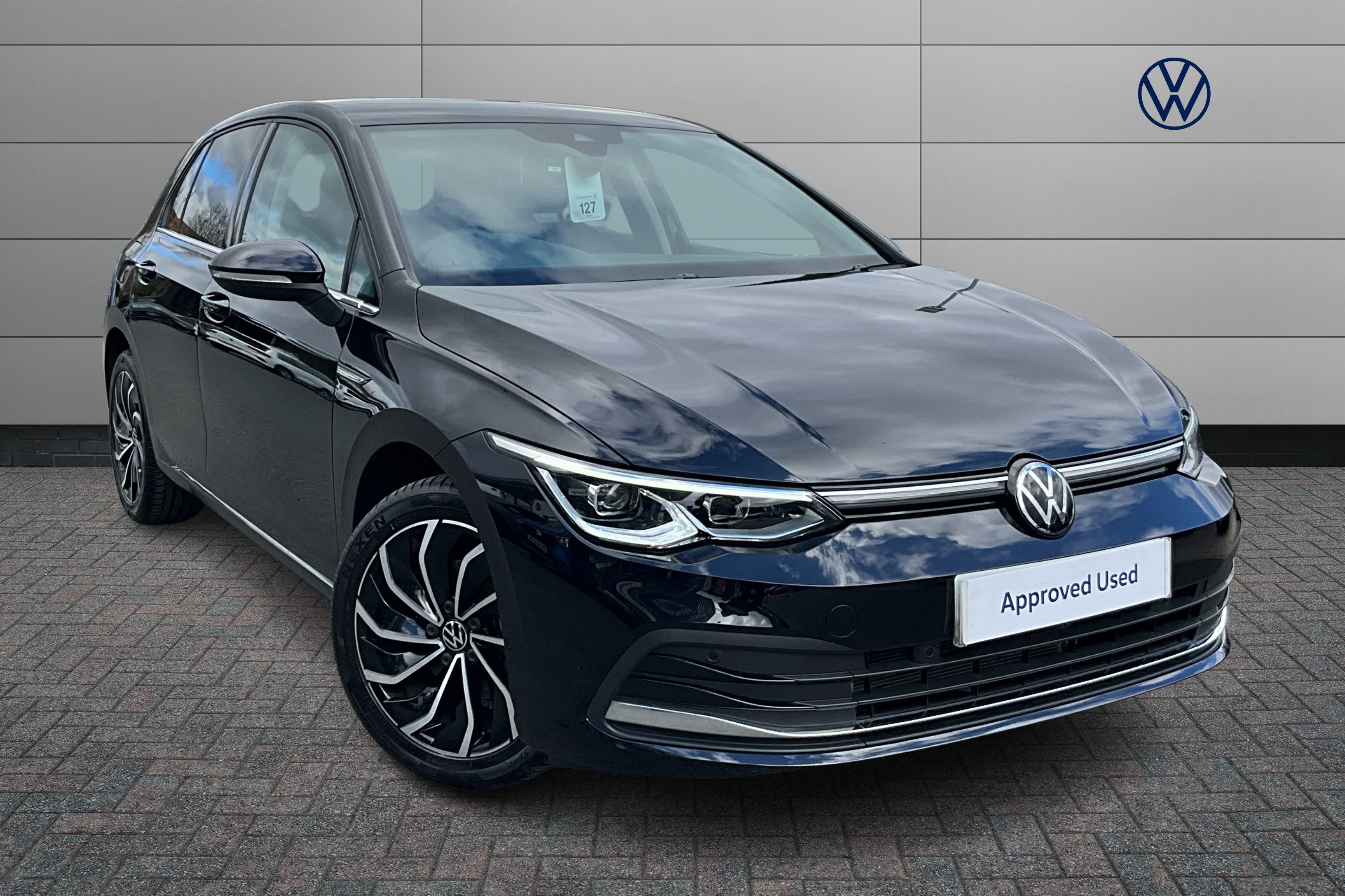 Main listing image - Volkswagen Golf